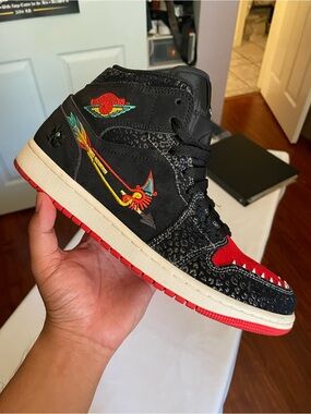 Jordan 1 Mid SE Siempre Familia Size 8.5